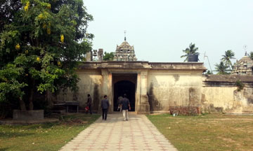 Thirukolakka Gopuram